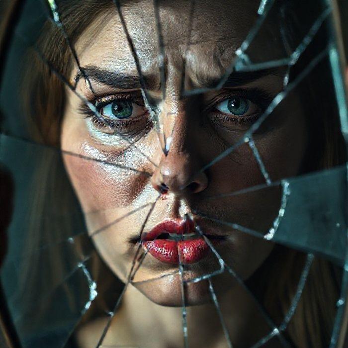 Imagem relacionada ao eco distorcido no espelho da alma